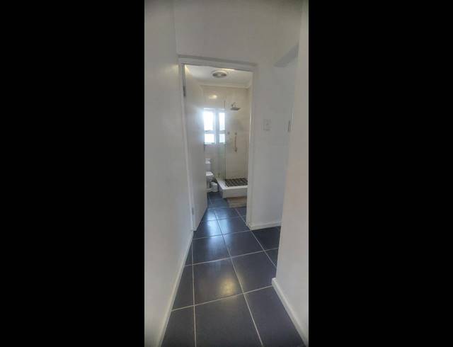 2 BEDROOM PROPERTY TO RENT IN VREDEHOEK